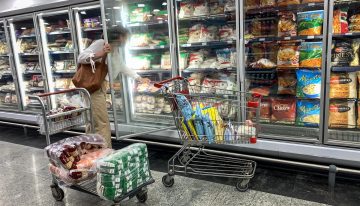 Una familia venezolana necesita 645,6 dólares al mes para pagar alimentos, según Cendas-FVM
