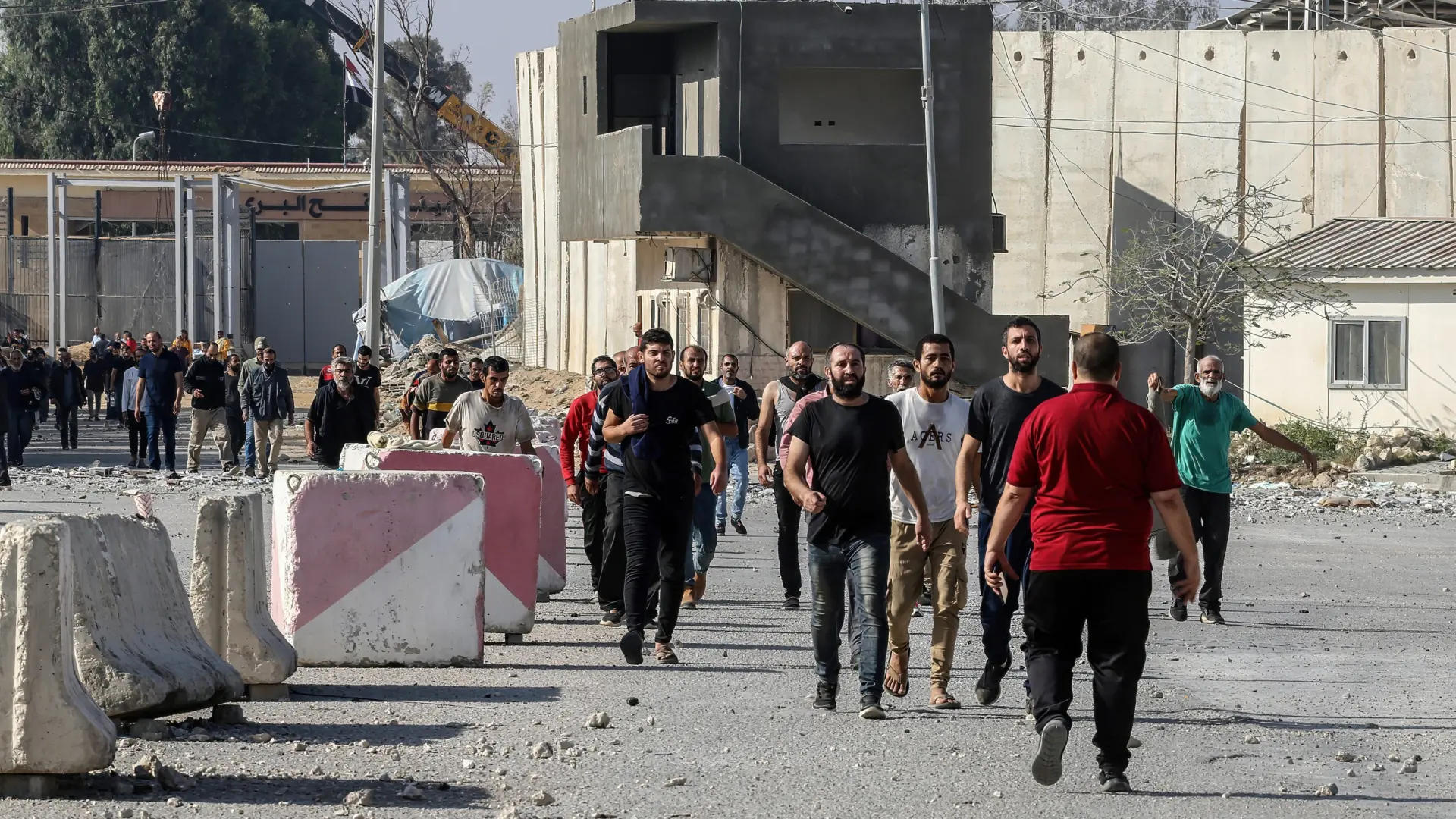 Israel reabre el cruce de Kerem Shalom en Gaza un día después de cerrar todos los pasos fronterizos por la guerra con Irán