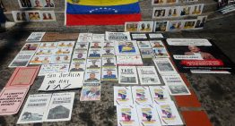 El tiempo corre y la libertad de presos políticos no llega: Familias llevan 77 días de vigilia frente a El Helicoide