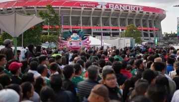 Tragedia en la reapertura del estadio Azteca: un hincha murió tras intentar saltar hacia la zona de palcos