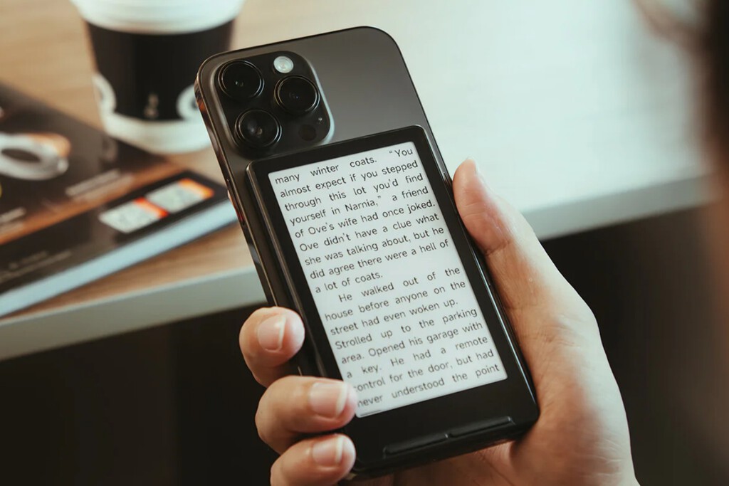 Hay una marca vendiendo eReaders magnéticos que se acoplan al iPhone. Lo he visto y ahora solo pienso en comprar uno 