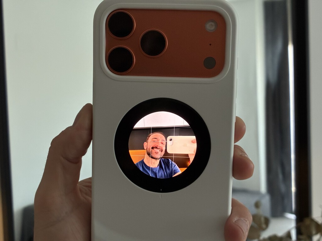 Selfix para iPhone, análisis: selfies perfectos con esta funda que integra una pantalla