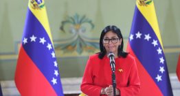 Entre la promesa y la presión: El dilema del aumento salarial frente a la política de Delcy Rodríguez