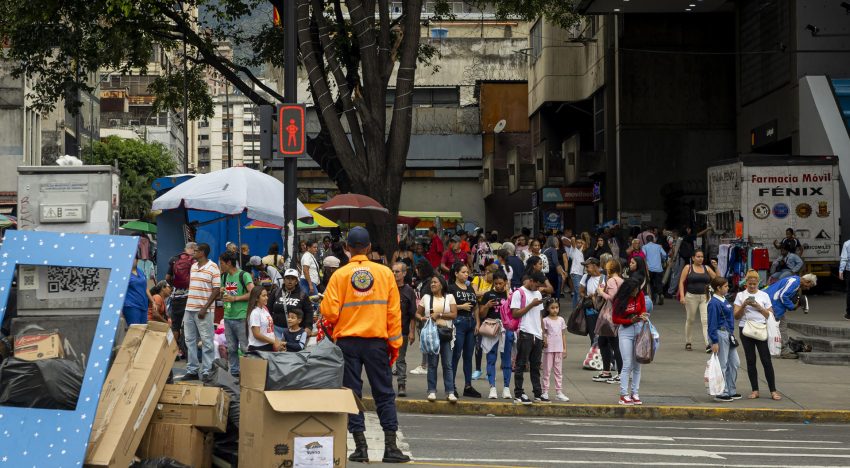 Flexibilización de sanciones ayudaría a estabilizar el dólar y bajar la inflación, según José Guerra
