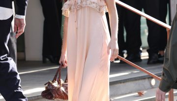 Parecen de lujo, pero son de Zara: 4 vestidos elegantes y muy favorecedores que son perfectos para invitadas de bodas de primavera