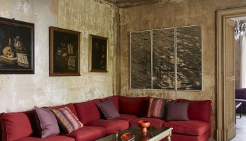 Jacopo Etro (hijo de los fundadores de la firma Italiana) se enamoró al instante de esta casona, en una aldea de Puglia