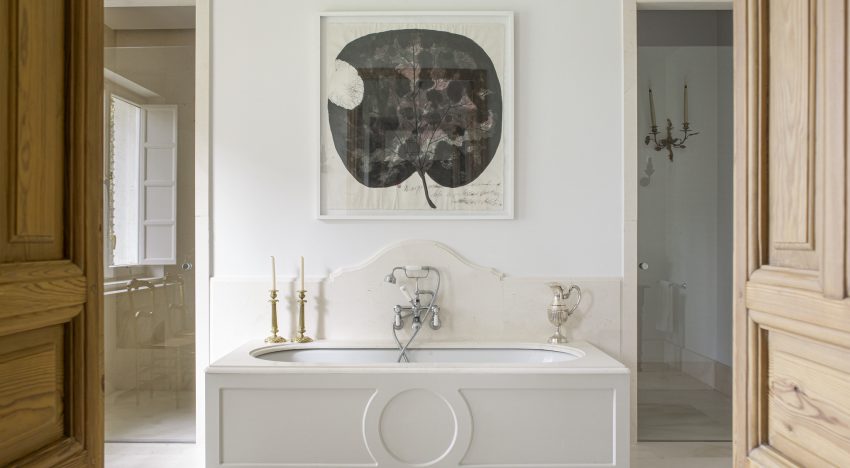 12 baños de diseño en los que inspirarte antes de reformar el tuyo si quieres acertar con cada detalle