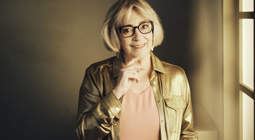 Carmen Maura (80 años): «Me gusta mucho estar sola y limpiar. Paseo a diario con la perra y voy al gimnasio. Me encanta nadar y odio las pesas, pero es fundamental»