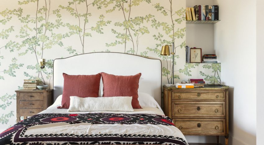 Esta casa en la sierra madrileña demuestra que es posible combinar piezas de anticuario, elementos de diseño y propuestas de Zara Home sin perder carácter y diseño