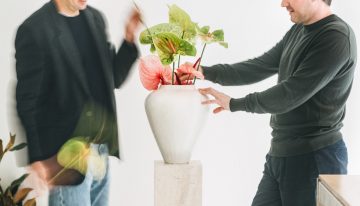 Ni ramos preparados, ni réplicas: con sus propuestas originales las flores de Dandelion conquistan los eventos de firmas como Dior, Chanel, Prada o Loewe