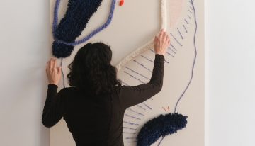 Koral Antolín, artista textil: «Lo importante no es que se entienda un mensaje concreto, sino que mis piezas activen algo en quien la observa»