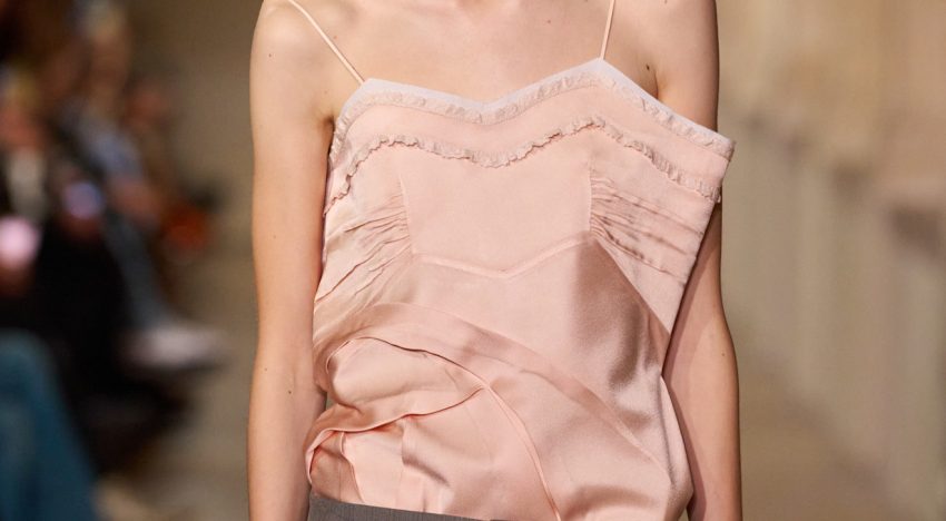 La «despreocupación indomable»: así es la tendencia que saca la lencería a la calle