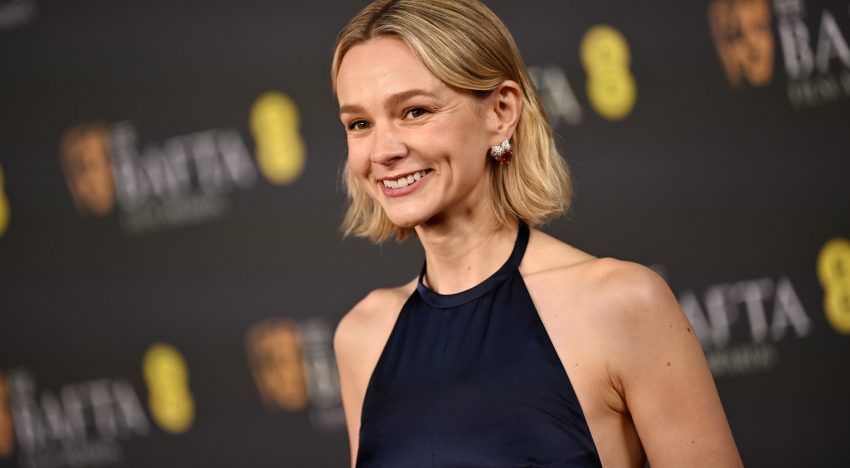 Daniele Sigigliano, peluquero, sobre el corte bob más elegante a partir de los 40: «Con raya en medio, el 'bubble bob' estiliza el rostro, afina los pómulos y transmite sofisticación»