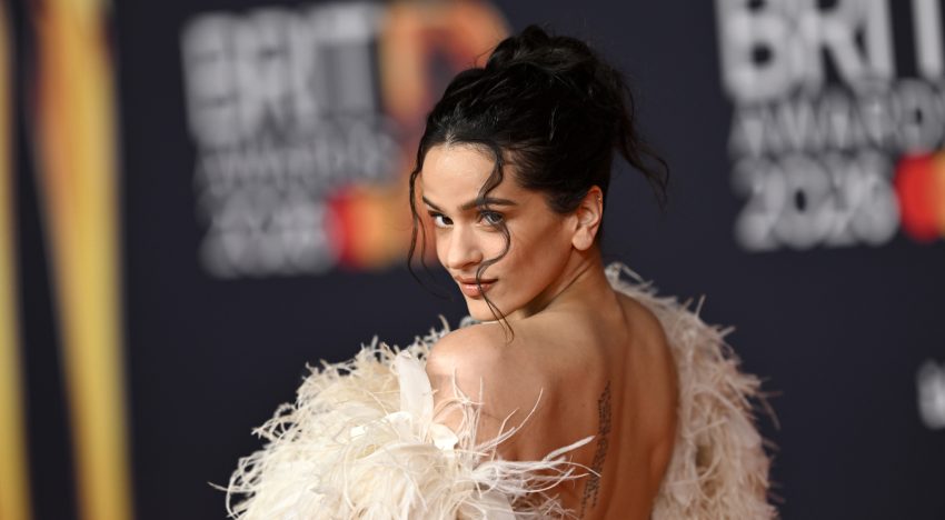 Rosalía (33 años) comparte su rutina de cuidado facial: «Mi piel se irrita fácilmente, por eso tengo que elegir bien lo que uso»