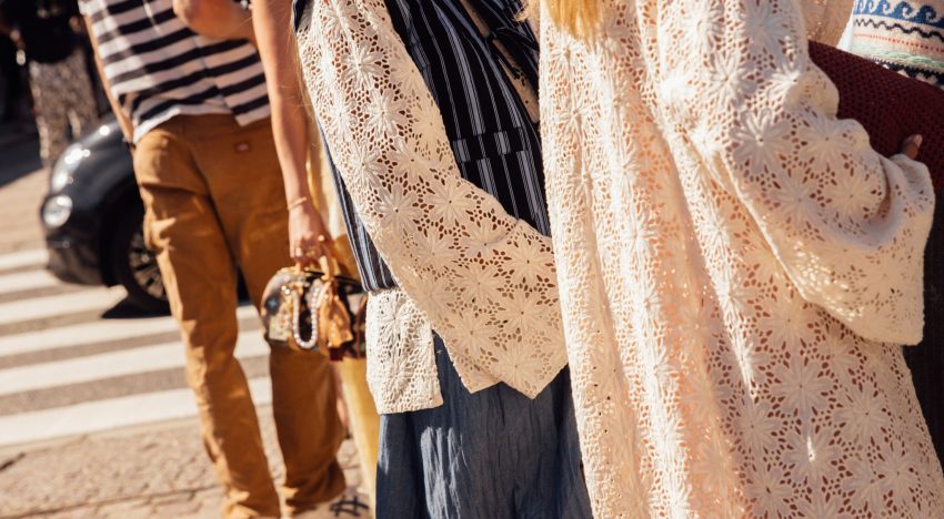 Friedrich Nietzsche (filósofo), sobre la importancia de sabre disfrutarde la vida: «¿Qué sería de tu felicidad si no tuvieras a aquellos a quienes iluminas?»