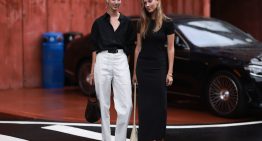 Los vaqueros blancos se llevan así esta primavera: siguiendo 5 trucos de estilo de las mujeres más elegantes