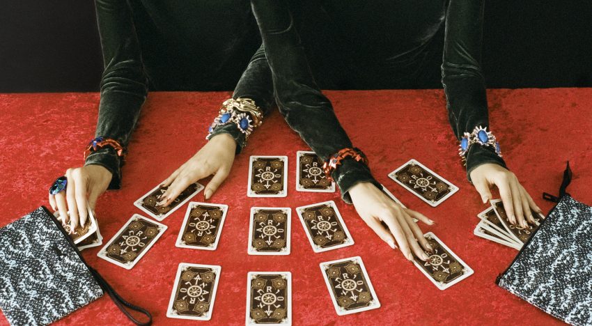 Analizamos la última tendencia en bodas con la tarotista de Las cartas de Marie: «Mi enfoque de tarot positivo está diseñado para crear momentos mágicos en eventos especiales»