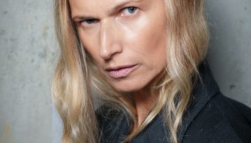 Ana Martín, maquilladora: «A partir de los 40, en pieles maduras, para un maquillaje más profesional, apostaría por una brocha tipo Kabuki de corte plano en vez de esponja»