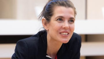 El último look de Carlota Casiraghi deja claro cuáles son las piezas de moda inmortales que todas debemos tener en el armario