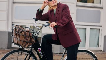 Rosa Rabbani, psicóloga, y Arash Arjomandi, filósofo: «Centrándote en el aquí y el ahora no se puede llegar a la felicidad. Para llegar al bienestar hace falta futuro y pasado»