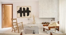 Alex March, interiorista: «Los murales cerámicos de los años 70 tuvieron mucho que decir en el proceso creativo de esta casa mediterránea»