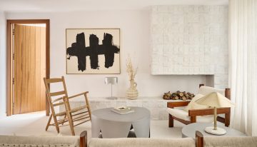 Alex March, interiorista: «Los murales cerámicos de los años 70 tuvieron mucho que decir en el proceso creativo de esta casa mediterránea»