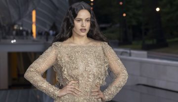 Mónica Aranguez, experta en pigmentación: «Las cejas rectas con un arco sutil como las de Rosalía enmarcan la mirada y dulcifican la expresión»