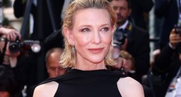 Rubén Zamora, maquillador: «Sonreír para aplicar el colorete en las mejillas solo funciona en pieles jóvenes; en pieles maduras, al relajar el gesto, cae demasiado bajo y arrastra el óvalo facial»