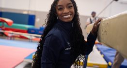 Simone Biles, gimnasta: «La vida cambia con el deporte porque te enseña el trabajo duro, aprendes a no rendirte y te transmite valores que aplicas en la vida real»