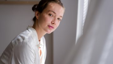 Irene Fernández Pinto, psicóloga: «La rumiación y los pensamientos en bucle podrían ser un intento fallido del cerebro por resolver un conflicto»