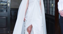 Dakota Johnson estrena la versión más corta de su característico flequillo y su vestido más influyente con sandalias de 10 cm en la gala TIME 100