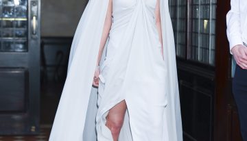 Dakota Johnson estrena la versión más corta de su característico flequillo y su vestido más influyente con sandalias de 10 cm en la gala TIME 100