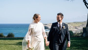 María y Jorge, una bonita boda en Asturias y un original vestido de novia con mezcla de texturas