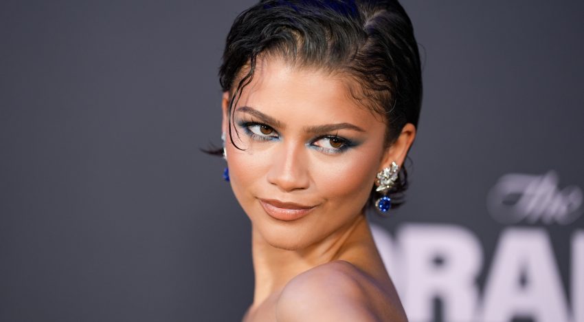 Zendaya tiene el look infalible de primavera que funciona tanto para la oficina como para un tardeo con amigas (y que en la redacción todas copiaríamos)