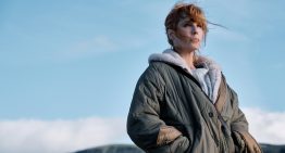LA SERIE: Kelly Reilly cambia el drama de 'Yellowstone' por un thriller con giros imprevisibles :  «Me atrajo la pregunta de cómo sobrevive alguien a una pérdida en una atmósfera cruda»