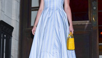 Deja de buscar, Taylor Swift ya ha encontrado el vestido definitivo del verano con la silueta más favorecedora, para llevar ahora con alpargatas, después con sandalias y siempre con labios rojos