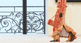 La sandalia que nadie vio venir del desfile de Chanel nos tiene a las editoras de moda  de TELVA alucinadas… ¿quién dijo que todo estaba inventado?