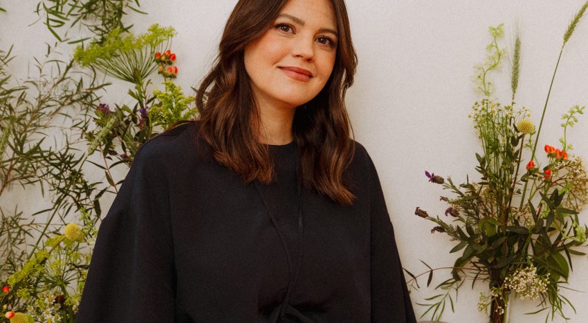 Isabelle Junot (35 años): «El autocuidado no son grandes planes, me bastan 10 minutos para una ducha tranquila, ponerme una crema o respirar para estar bien y vivir mejor»