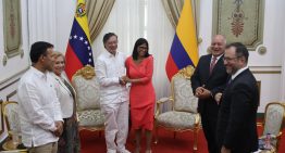 Familias pidieron a Gustavo Petro que interceda por colombianos presos tras visitar a Delcy Rodríguez