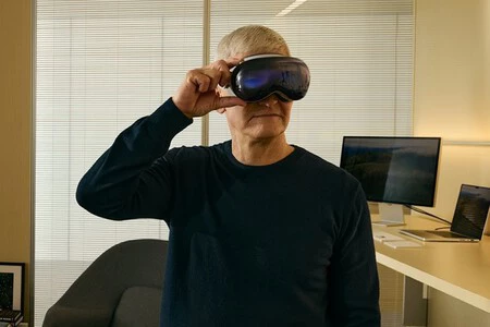 Tim Cook Vision Pro
