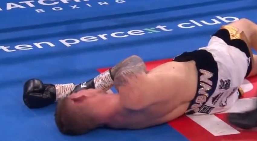 Drama en Inglaterra: Glenn Byrne derribó cuatro veces a William Crolla, pero sufrió un furibundo nocaut que tal vez le impida volver a boxear