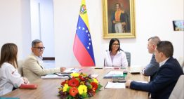 Recordar es vivir: Así enterró el chavismo los años de retórica antiimperialista contra el FMI (VIDEO)