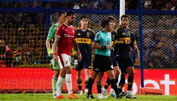 La lupa sobre el arbitraje de Andrés Merlos: se pidió mano en el gol de Independiente y el penal de VAR para Boca generó dudas