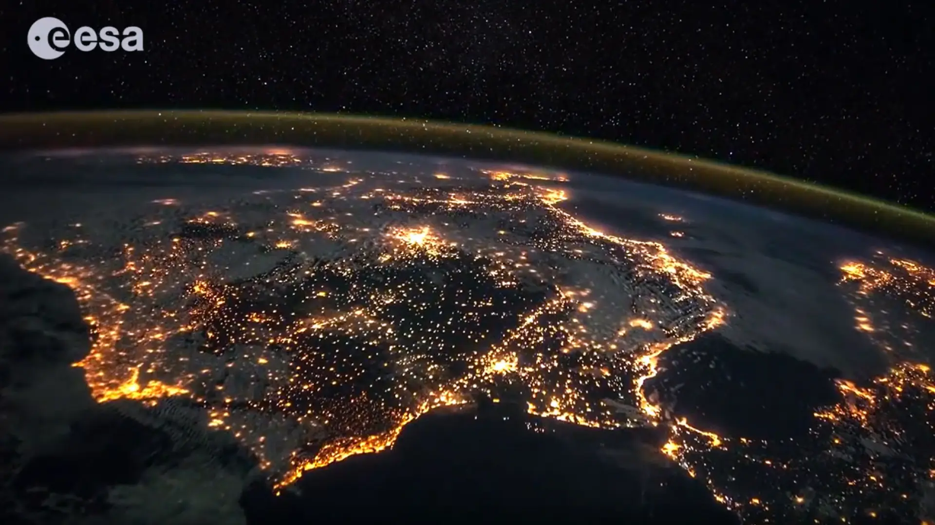 La contaminación lumínica global ha crecido un 16% en una década