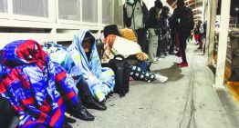 Redadas, miedo y abandono: migrantes mexicanos enfrentan crisis tras deportaciones desde EU