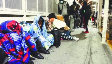 Redadas, miedo y abandono: migrantes mexicanos enfrentan crisis tras deportaciones desde EU