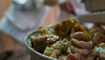 Receta de tacos de tripa: el secreto está en la limpieza para lograr el dorado perfecto