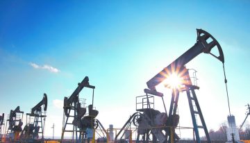 Posible diálogo entre EU e Irán animan a las bolsas en Asia; precios del petróleo extienden caídas