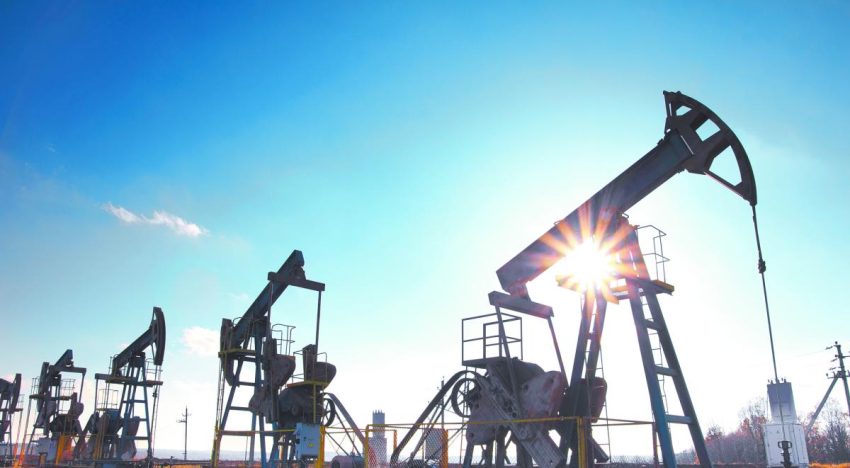 Posible diálogo entre EU e Irán animan a las bolsas en Asia; precios del petróleo extienden caídas