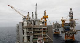 Precios del petróleo suben por temor a que se prolongue el bloqueo en el estrecho de Ormuz